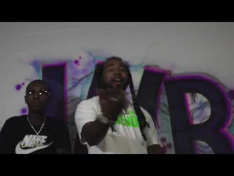 RLSG B Smith x Icewear Vezzo - 2 p’s And A Pint (official video)