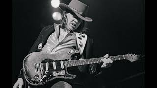 Love Struck Baby (Stevie Ray Vaughan) - Guitar Backing Track (with Vocals)