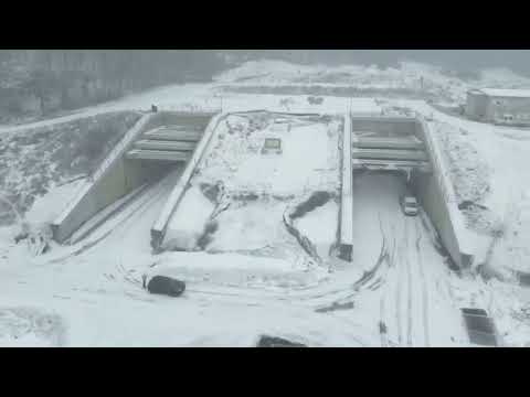 Imagini din tunelul Momaia sectiunea 4 a Autostrazii Sibiu Pitesti.