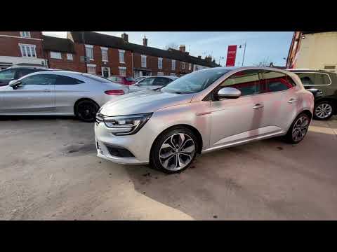 Closer Look - Renault Megane Signature