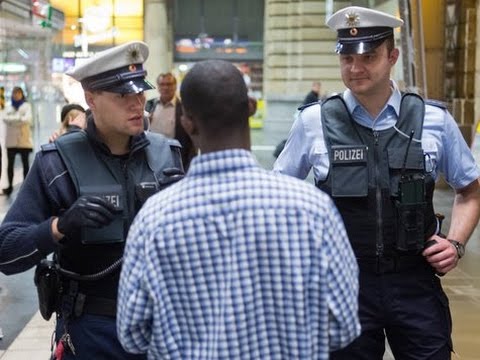 Einsatz für Bundespolizisten am Frankfurter Hauptbahnhof [Doku Polizei 2015]