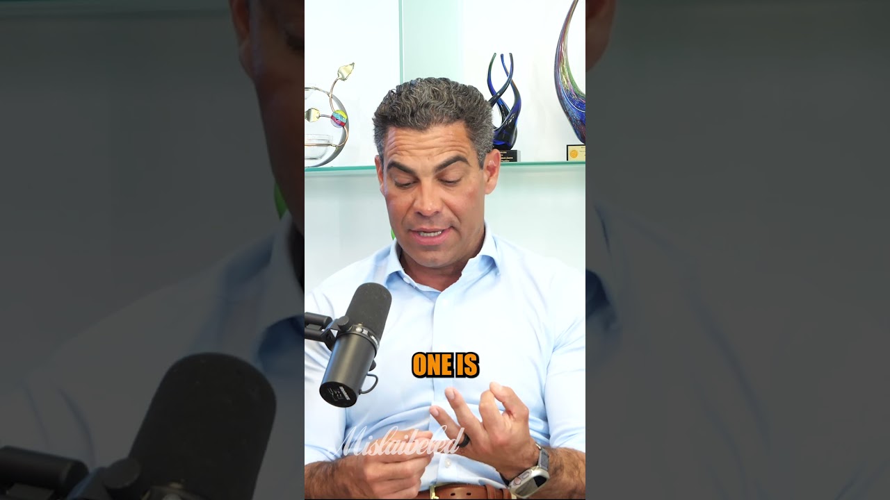 This Mayor can bench press Chris Christie