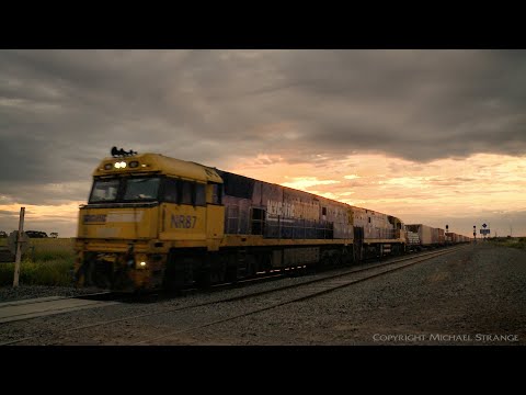 2PM5 Pacific National Container Train At Sunset (21/10/2021) - PoathTV Australian Railways