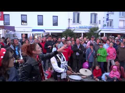 Fanfare des Kadors - Fessons la moule - Tonnerres de Brest 2012