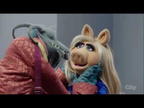 Piggy Loses Her Wardrobe