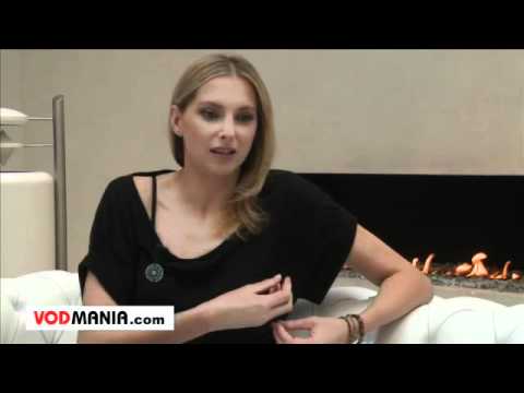 LA MINUTE BLONDE avec l'actrice française Frédérique BEL!