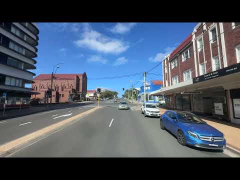 Following on a bus an old tram line to Maroubra Beach