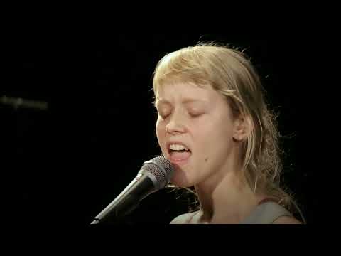 Alice Phoebe Lou - Grey Live (Sub-Esp)