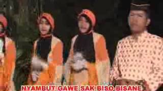Download lagu DEWE2 JATAHE sholawat wali songo mp3