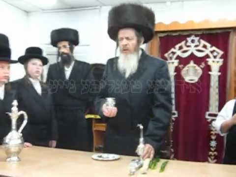 Shomrei Emunim Ashdod Rebbe Making First Havdalah As Rebbe - Elul 5772