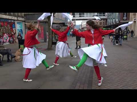 Stroud Morris Dancers dance "Jessie's Hornpipe"  at the Gloucester Folk Trail 2023
