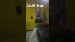 Download lagu prank petasan temen #prank #trending #lucu #kocak #viral #keren #jatim #lucubanget #youtuber#shorts mp3