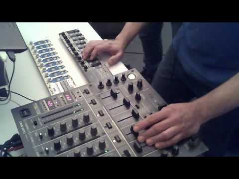 connected roOm Carlo Mora