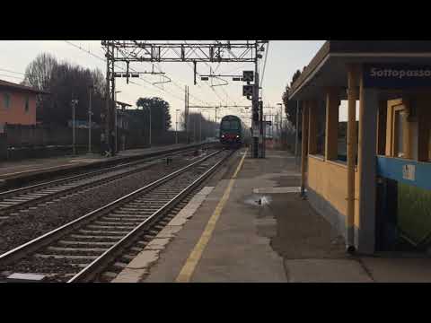 RegioExp con E464-175 Trenord in transito ad Ospitaletto-Travagliato (Bs)