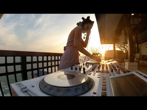 Daniela Casavola @ Banyan Tree Acapulco - TRAILER