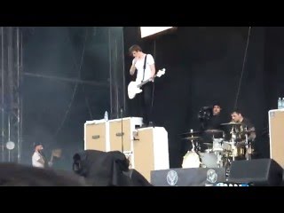 Bring Me The Horizon - Chelsea Smile / No Need For Introductions LIVE at Download 2011