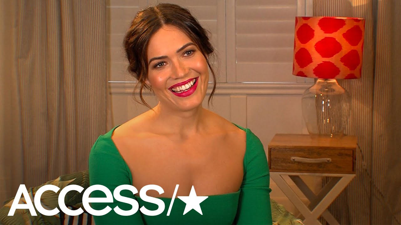 Mandy Moore Spills Details On Her Sweet & Surprising Past With Meghan Markle (Exclusive) | Access - YouTube