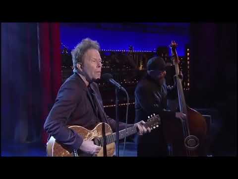 Tom Waits - "Take One Last Look" (Live On David Letterman, 2015)