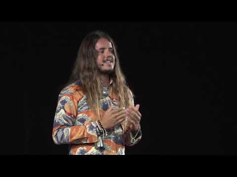 Consigli per imparare a viaggiare e superare i propri limiti | Nicolo Balini | TEDxTreviso