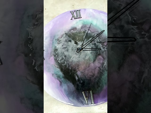Vídeo relacionado con Reloj de Pared Grande Adhesivo de 40 cm DIY Reloj de Pared Moderno con Movimiento Silencioso Estilo Fácil Montar Decoración Ideal para Sala Estar Dormitorio Cocina Oficina Negro Pared Hotel New Year
