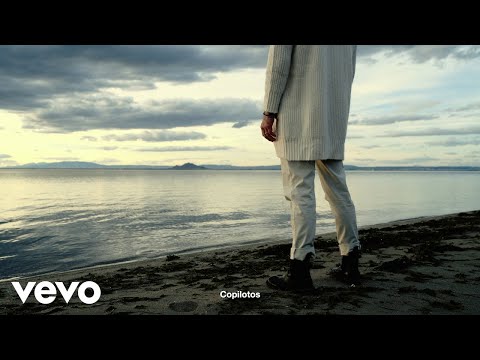 Arde Bogotá - Copilotos (Lyric Video)