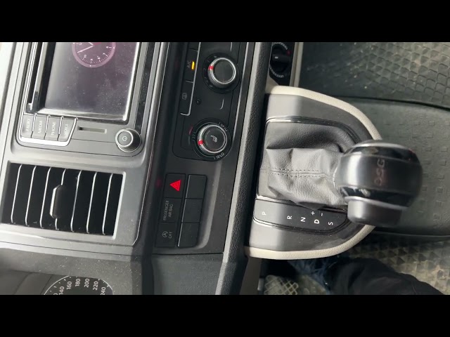 1286416 Volkswagen Transporter Chassi Dubbelhytt T30 2.0 TDI BMT DSG Sekventiell, 150hk, 2018