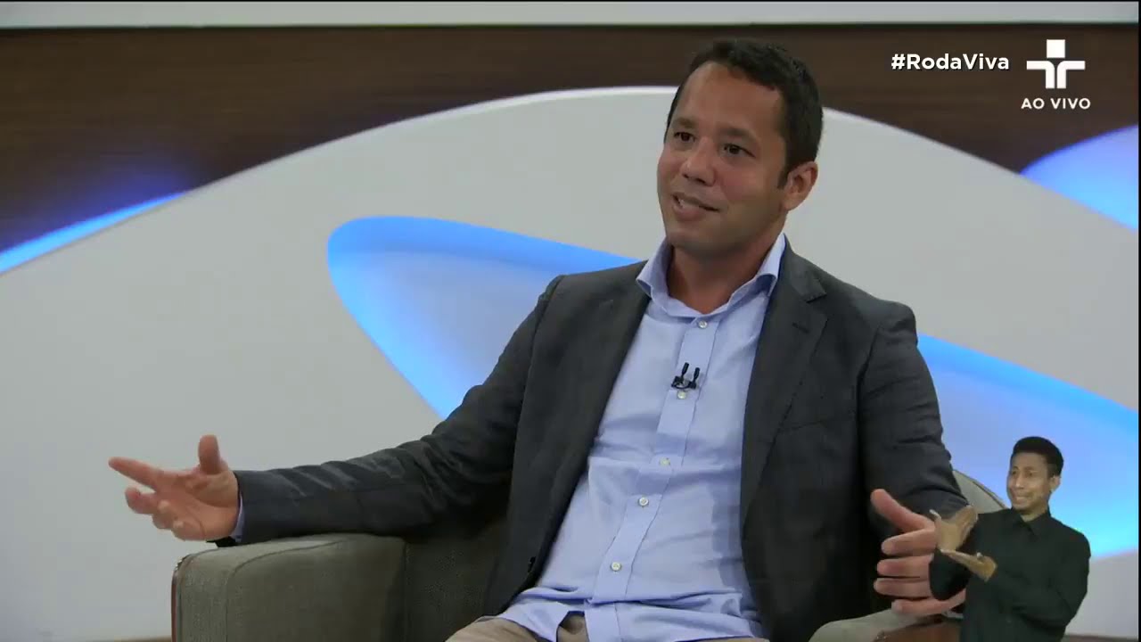 Afinal, em que época do Brasil se passa ‘Torto Arado’?  Confira a resposta de Itamar Vieira Junior