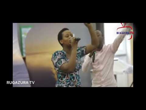 URIMWIZA NIKO  UTEYE KUVA KERA MANA HALLELUA URIMFURA MANA INEZA YAWE YANGEZEHO MANA