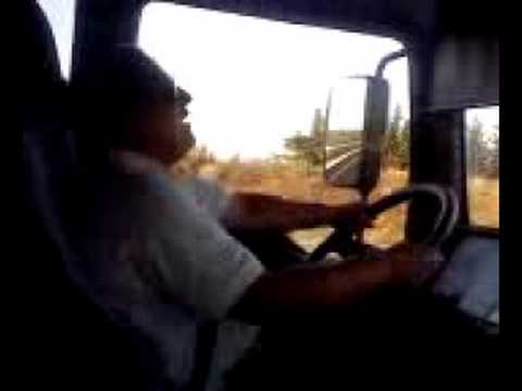 Djole vozi kamion