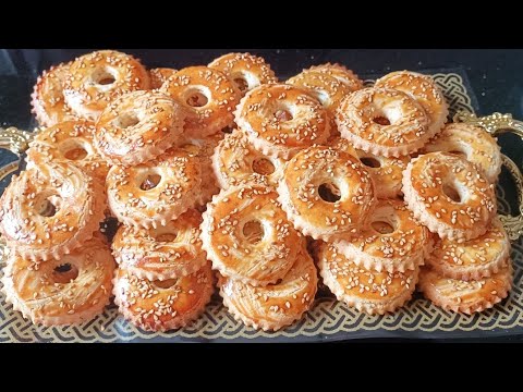 حلوة قتصادية بمداق الكعك وجديها بمقادير بسيطة سهل ولديدة كات وجد بسرعة