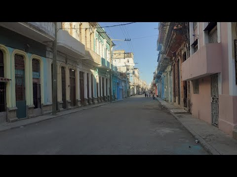 CAMINANDO POR LA CALLE CONCORDIA (CENTRO HABANA, CUBA)