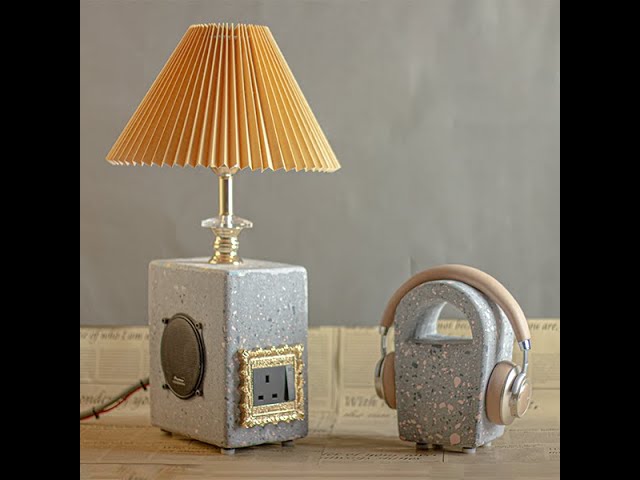 مضخم صوت واضاءة ومقبس كهرباء في آن واحد .. صناعة ي...