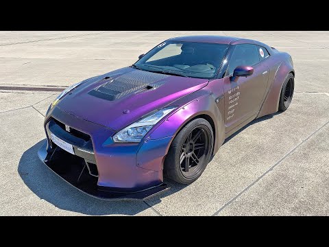 1000HP Liberty Walk Nissan GT-R R35 with Armytrix Exhaust! Drag Racing & Accelerations!
