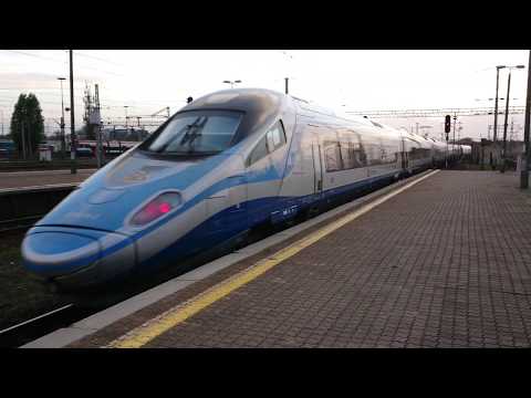 ED250-017 jako EIP 1604/5 odjeżdża z Warszawy Zachodniej