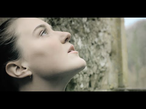 Luka Kloser - Stuck (Official Music Video)