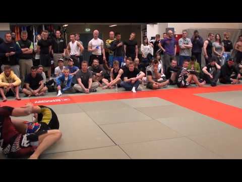 DGL 2012 3 runde S. Marco Birch Fightsport Køge vs michael martens mikenta Straight footlock