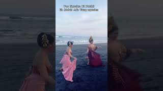 Download lagu Detik Detik Wanita Piral Main tiktok di pantai. mp3