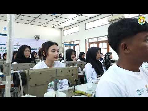 KELAS MENJAHIT DAN PELATIHAN PENDAMPINGAN KERJA