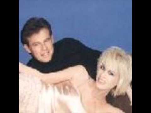 Sammy Kershaw   and  Lorrie Morgan  A Good Year for the Roses