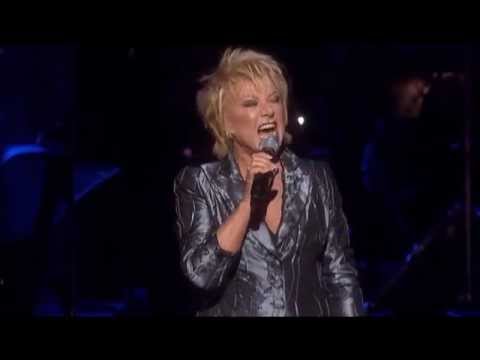 Elaine Paige - Celebrating 40 Years On Stage Live (2009). Part 2/8
