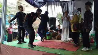 Download lagu Bangbung hideung 'SILVIA EREN' New Poshboy' menggoyang kp.cipedes majalaya mp3