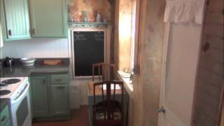 preview picture of video 'DeFlorin Stone Cottage Inn, Hermann, Missouri'