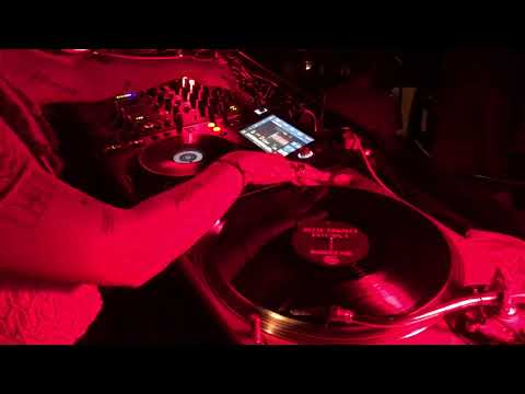 DJ Kirastoboy Groove Bar Prague