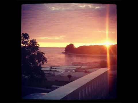 Mark Ronson ft. Bruno Mars & Klangkarussell - Uptown Funk VS. Sonnentanz (Mashup by SHMOUH)