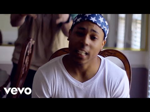 Newsity - Miley Cyrus (Official Video)