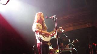 Aly Playing Violet Clementine