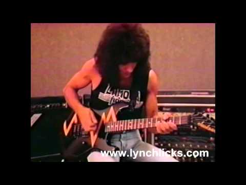 Steve Lynch from Autograph - Crazy World  - Guitar Solo