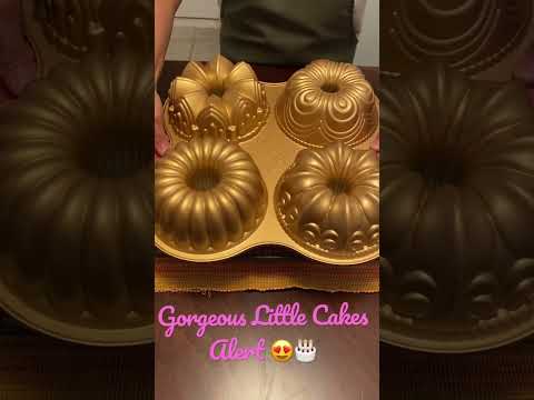 Gorgeous Little Banana Bundt Cakes Using my New Nordic Ware Quartet Pan Cake 🎂😍