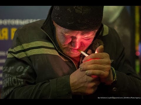 RAGE Versuta: Арен сгорает на Кери который прикуривает сигрету в фаите.