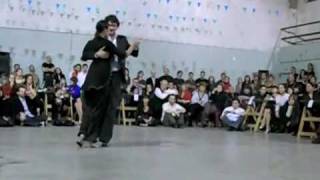 Bruno Tombari & Mariángeles Caamaño en el Morán - Viejo portón - Rodolfo Biagi